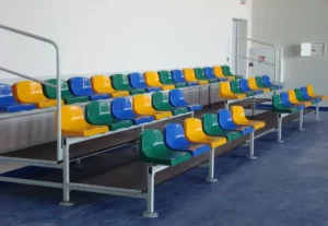 Tribunes sur mesure.